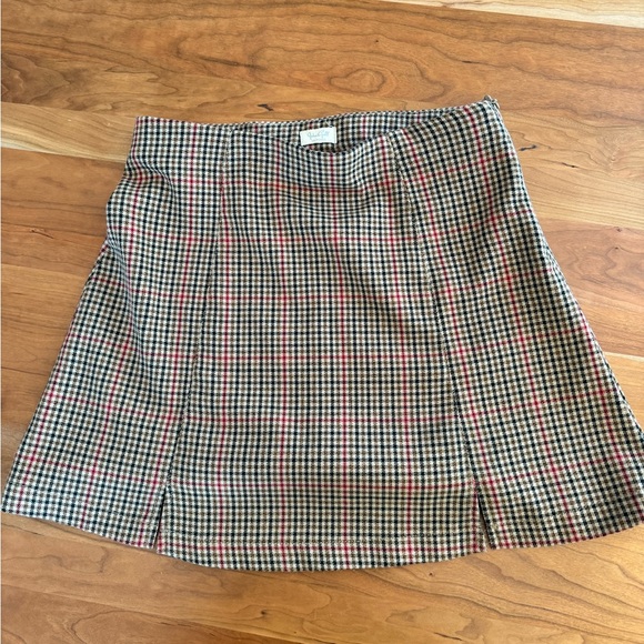Brandy Melville Mini Skirt - Picture 4 of 5